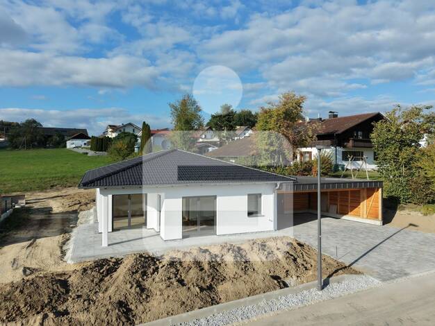 Bungalow zum Kauf provisionsfrei 449.000 € 3 Zimmer 96,7 m² 585 m² Grundstück Oberpolling Fürstenstein 94538