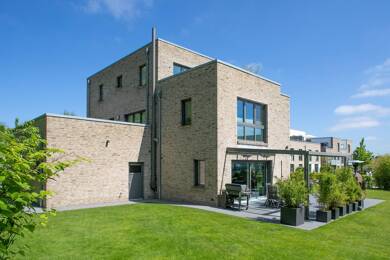 Villa zum Kauf 1.195.000 € 7 Zimmer 260 m² 793 m² Grundstück Fruerlund - Blasberg Flensburg 24943