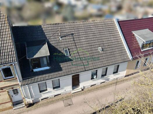 Reihenmittelhaus zum Kauf 69.000 € 4 Zimmer 120 m² 681 m² Grundstück Nienburg Nienburg (Saale) 06429