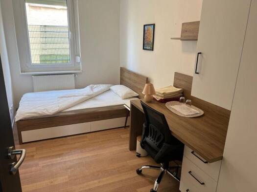 Wohnung zur Miete 4.500 € 9 Zimmer 166 m² West Stuttgart 70178