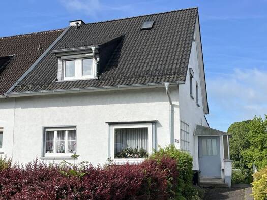 Doppelhaushälfte zum Kauf 225.000 € 6 Zimmer 121 m² 618 m² Grundstück Bitburg Bitburg 54634