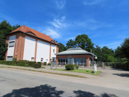 Mehrfamilienhaus zum Kauf 299.000 € 14 Zimmer 296 m² 2.864 m² Grundstück Osterburg 39606