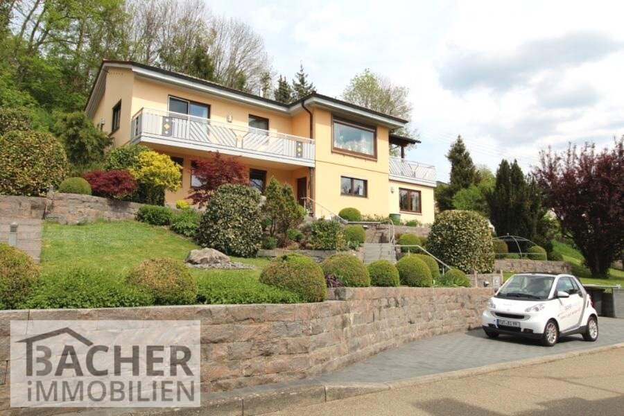 Einfamilienhaus zum Kauf 448.000 € 7 Zimmer 198,6 m²<br/>Wohnfläche 1.504 m²<br/>Grundstück Irndorf 78597