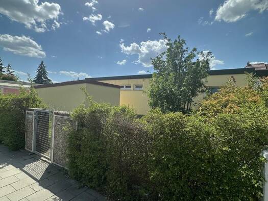 Bungalow zum Kauf 699.000 € 4 Zimmer 109,9 m² 640 m² Grundstück Finkenweg 5 Reinhausen Regensburg 93059