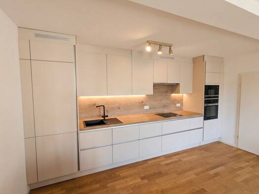 Wohnung zur Miete 1.200 € 2 Zimmer 77 m² Geschoss 2/3 frei ab 01.10.2026 Innenstadt Fulda 36037