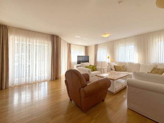 Wohnung zum Kauf 398.000 € 6 Zimmer 162 m² 1. Geschoss Nieder-Rosbach Rosbach vor der Höhe 61191