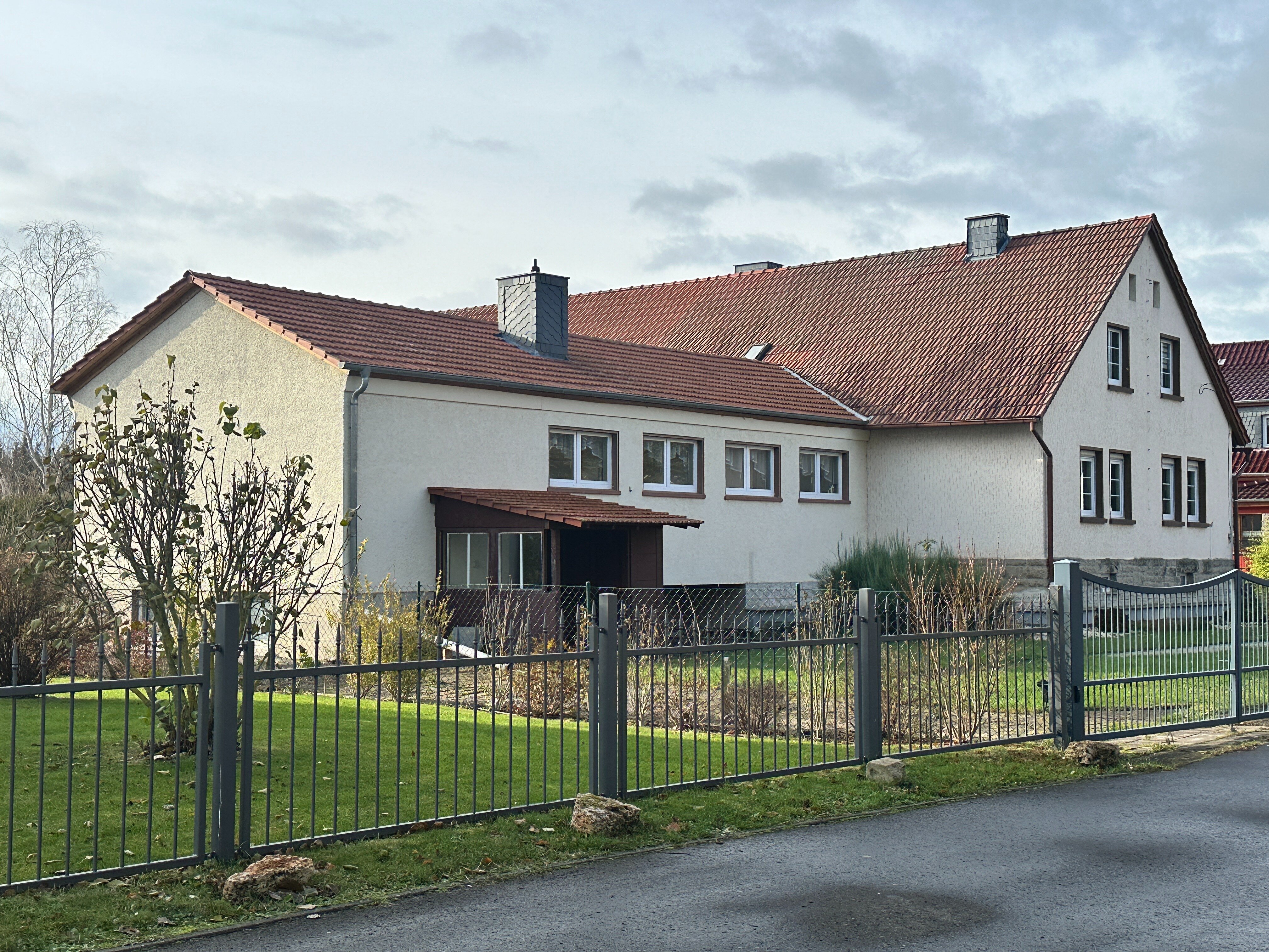 Einfamilienhaus zum Kauf 329.000 € 6 Zimmer 220 m²<br/>Wohnfläche 2.951 m²<br/>Grundstück Altengottern 99991