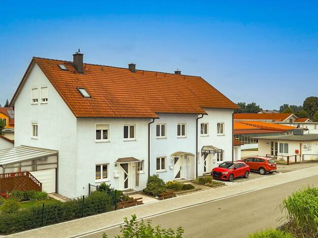 Reihenmittelhaus zum Kauf 269.000 € 4 Zimmer 103,3 m² 211 m² Grundstück Pfreimd Pfreimd 92536
