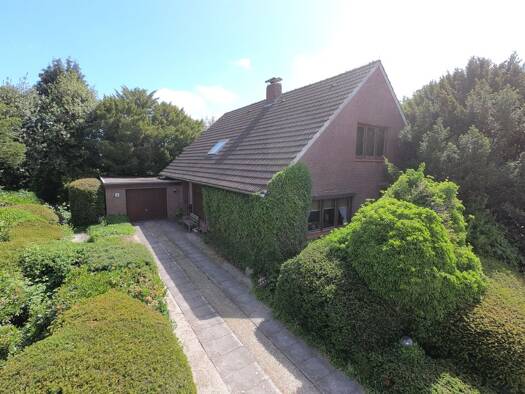 Einfamilienhaus zum Kauf 249.000 € 5 Zimmer 158 m² 1.075 m² Grundstück Jaderberg Jade 26349