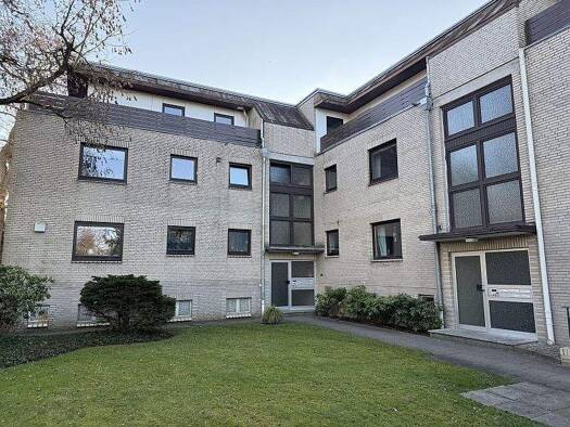 Wohnung zur Miete 990 € 2 Zimmer 69,6 m² EG frei ab sofort Ahrensburg 22926