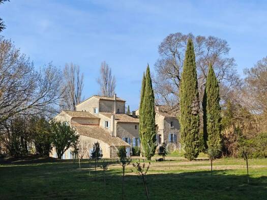 Einfamilienhaus zum Kauf provisionsfrei 3.850.000 € 1.100 m² 37.010 m² Grundstück La Garde-Adhémar 26230