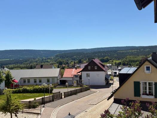 Einfamilienhaus zum Kauf 199.000 € 11 Zimmer 240 m² 711 m² Grundstück frei ab sofort Fichtelberg Fichtelberg 95686