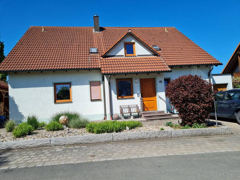 Mehrfamilienhaus zum Kauf provisionsfrei 799.000 € 8 Zimmer 302 m² 564 m² Grundstück Weitersdorf Roßtal 90574