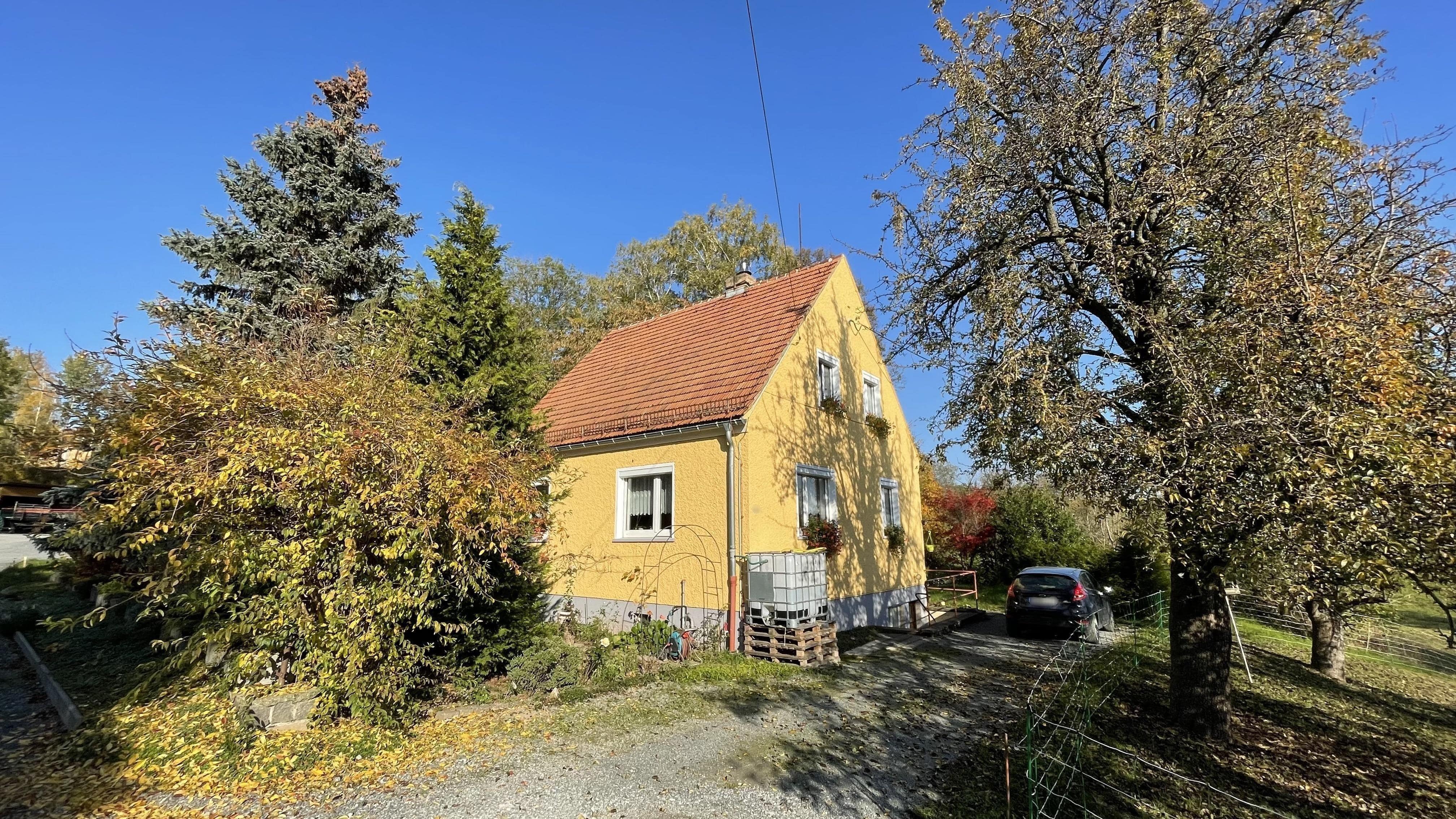 Einfamilienhaus zum Kauf provisionsfrei 150.000 € 4 Zimmer 104 m²<br/>Wohnfläche 1.579 m²<br/>Grundstück 01.10.2025<br/>Verfügbarkeit Borna Bahretal 01819