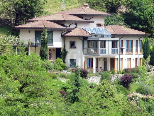 Villa zum Kauf 1.150.000 € 10,5 Zimmer 400 m² 400 m² Grundstück frei ab sofort Cerano d'Intelvi 22020