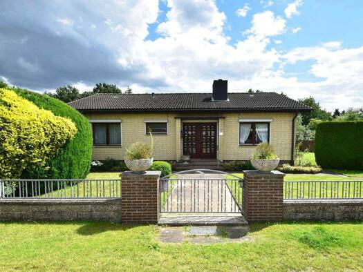 Bungalow zur Miete 1.100 € 4 Zimmer 117,5 m² 1.000 m² Grundstück Altes Dorf 36 Sandesneben Sandesneben 23898