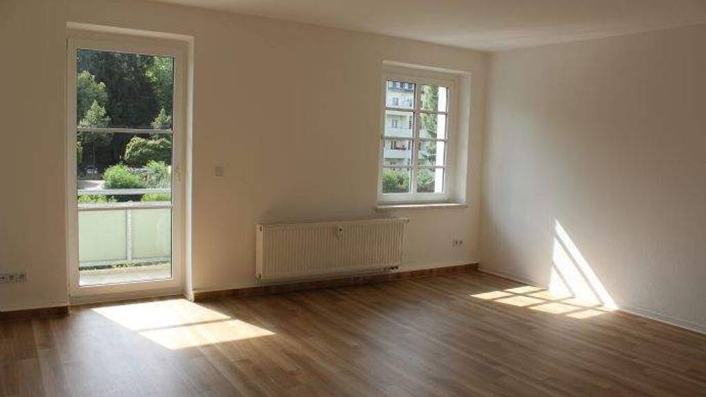 Wohnung zur Miete 343 € 2 Zimmer 66 m² 2. Geschoss frei ab sofort Thüringer Weg 18 Bernsdorf Chemnitz 09126