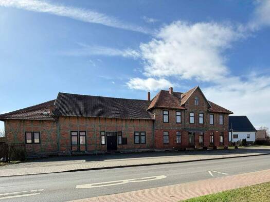 Mehrfamilienhaus zum Kauf 185.000 € 10 Zimmer 468 m² 1.969 m² Grundstück frei ab sofort Hauptstraße 74 a Dielsdorf Schloßvippach 99195