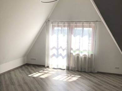 Wohnung zur Miete 670 € 3 Zimmer 96 m² Dachgeschoss, 3. Geschoss frei ab sofort Bad Marienberg Bad Marienberg (Westerwald) 56470