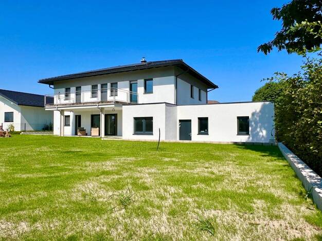 Einfamilienhaus zum Kauf 890.000 € 6 Zimmer 230 m² 930 m² Grundstück frei ab sofort Burghausen 84489