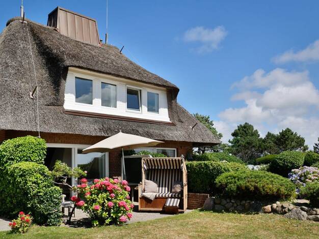 Reihenmittelhaus zum Kauf 1.495.000 € 5 Zimmer 95 m² 2.593 m² Grundstück Braderup Wenningstedt-Braderup (Sylt) 25996