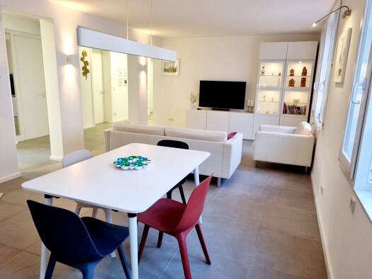 Wohnung zur Miete 1.900 € 3 Zimmer 90 m² Geschoss 2/5 frei ab 15.10.2026 Dessauer Straße 11 Kreuzberg Friedrichshain-Kreuzberg 10963