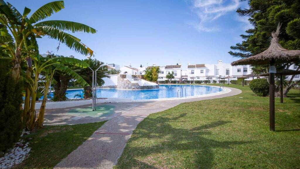 Mehrfamilienhaus zum Kauf provisionsfrei 285.000 € 3 Zimmer 100 m² 212 m² Grundstück Chiclana de la Frontera 11130