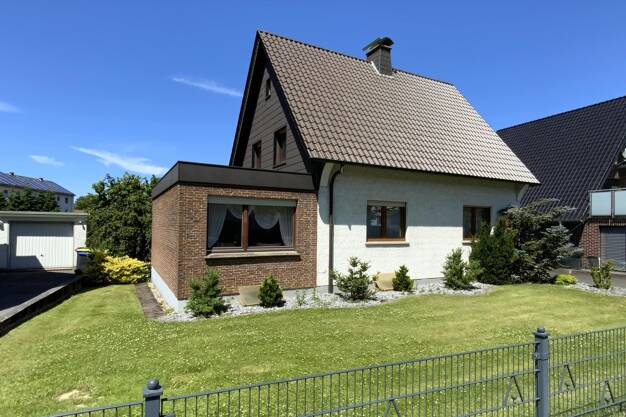 Mehrfamilienhaus zum Kauf 325.000 € 5 Zimmer 130 m² 1.174 m² Grundstück Helpup Oerlinghausen 33813