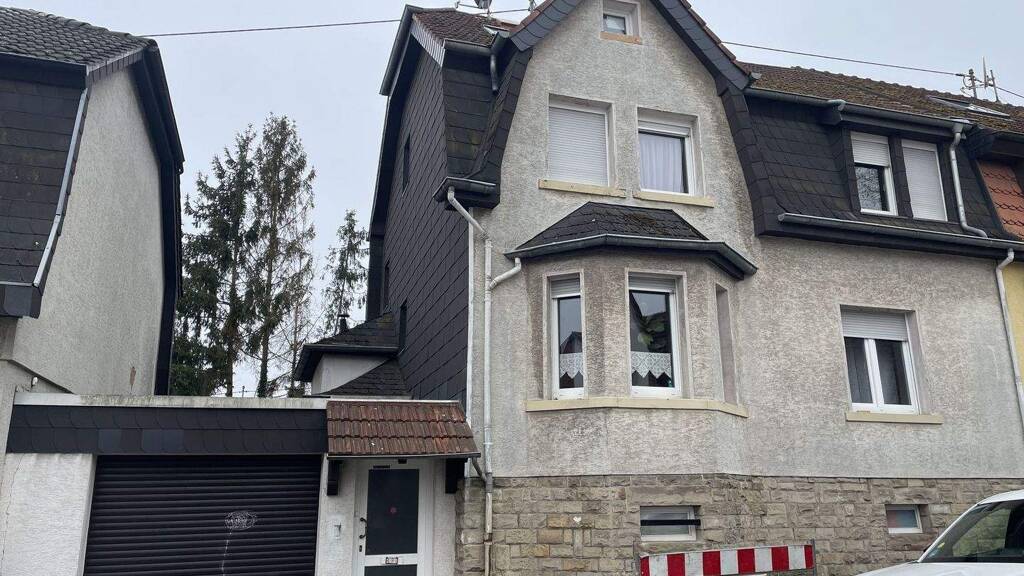 Einfamilienhaus zum Kauf 249.000 € 8 Zimmer 160 m² 280 m² Grundstück Dudweiler Saarbrücken / Dudweiler 66125