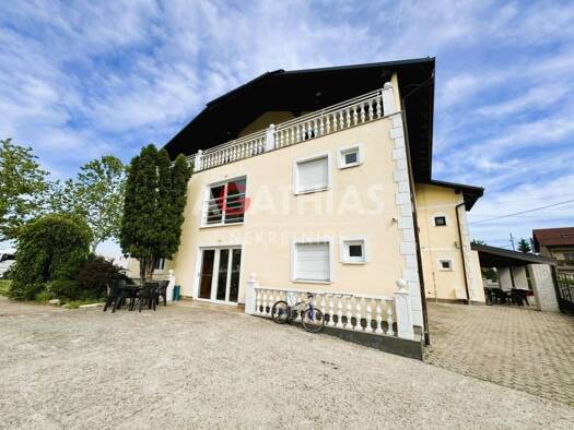 Haus zum Kauf 1.200.000 € 23 Zimmer 790 m² Sesvete
