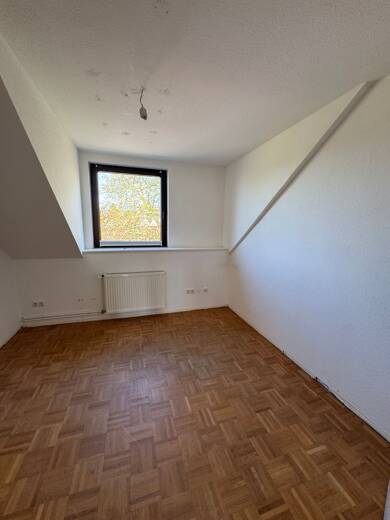 Wohnung zur Miete 1.045 € 3 Zimmer 95 m² Dachgeschoss frei ab sofort Bahnhofstr. 2 Bargteheide 22941