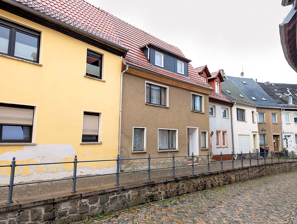 Haus zur Versteigerung 11.000 € 170 m²<br/>Wohnfläche 247 m²<br/>Grundstück Obere Kirchgasse 2 Waldenburg Waldenburg 08396