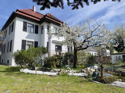 Villa zum Kauf 595.000 € 8 Zimmer 284 m² 977 m² Grundstück frei ab 01.04.2026 Bad Blankenburg 07422