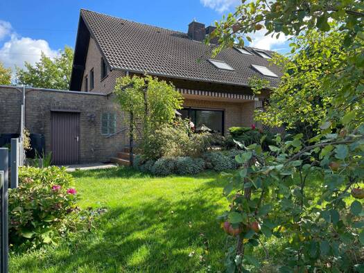 Doppelhaushälfte zum Kauf provisionsfrei 385.000 € 5 Zimmer 114 m² 341 m² Grundstück frei ab 01.03.2026 Knappstraße 8 Esbeck Lippstadt 59558