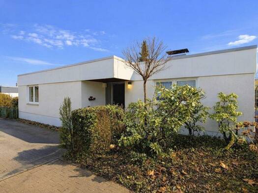 Bungalow zum Kauf 665.000 € 5 Zimmer 134 m² 375 m² Grundstück Niederursel Frankfurt 60439