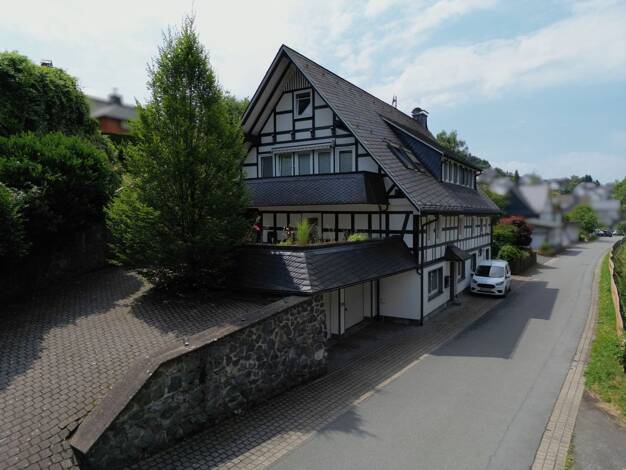 Mehrfamilienhaus zum Kauf 329.000 € 12 Zimmer 316 m² 650 m² Grundstück Westfeld Schmallenberg 57392