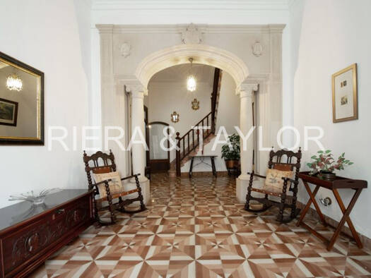 Haus zum Kauf 450.000 € 4 Zimmer 258 m² 148 m² Grundstück Petra