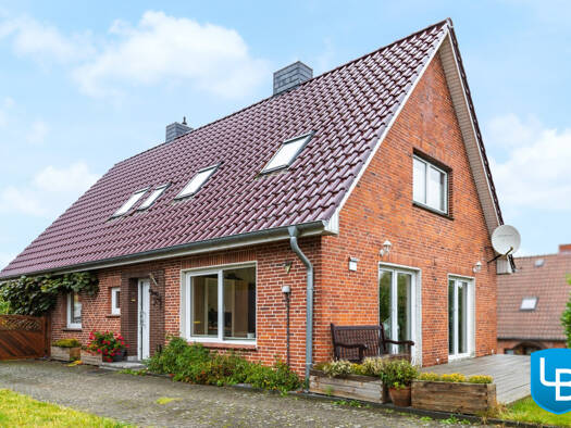 Einfamilienhaus zum Kauf 319.000 € 7 Zimmer 153 m² 1.004 m² Grundstück frei ab 01.08.2026 Kleinmeinsdorf Bösdorf / Kleinmeinsdorf 24306