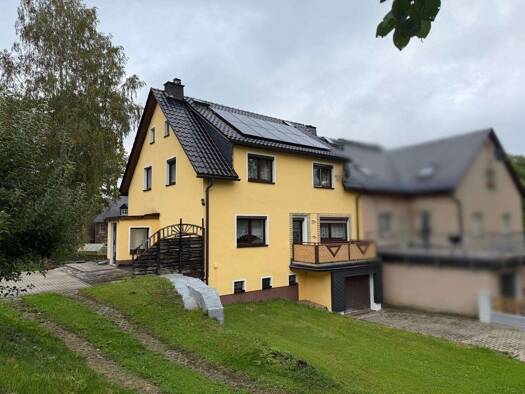 Doppelhaushälfte zum Kauf 159.000 € 7 Zimmer 133 m² 2.119 m² Grundstück Crottendorf Crottendorf 09474