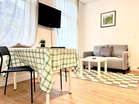 Studio zur Miete 650 € 2 Zimmer 48 m² Geschoss 1/3 frei ab 01.04.2026 Rosenstraße 8 St Johann Saarbrücken 66111