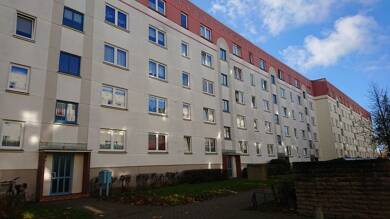 Wohnung zur Miete 340 € 3 Zimmer 58,3 m² 3. Geschoss frei ab sofort Platanenstr. 19 Distelberg Güstrow 18273