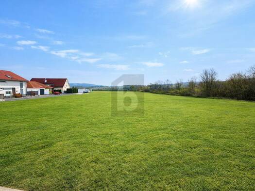 Grundstück zum Kauf 453.600 € 3.024 m² Grundstück Seybothenreuth 95517