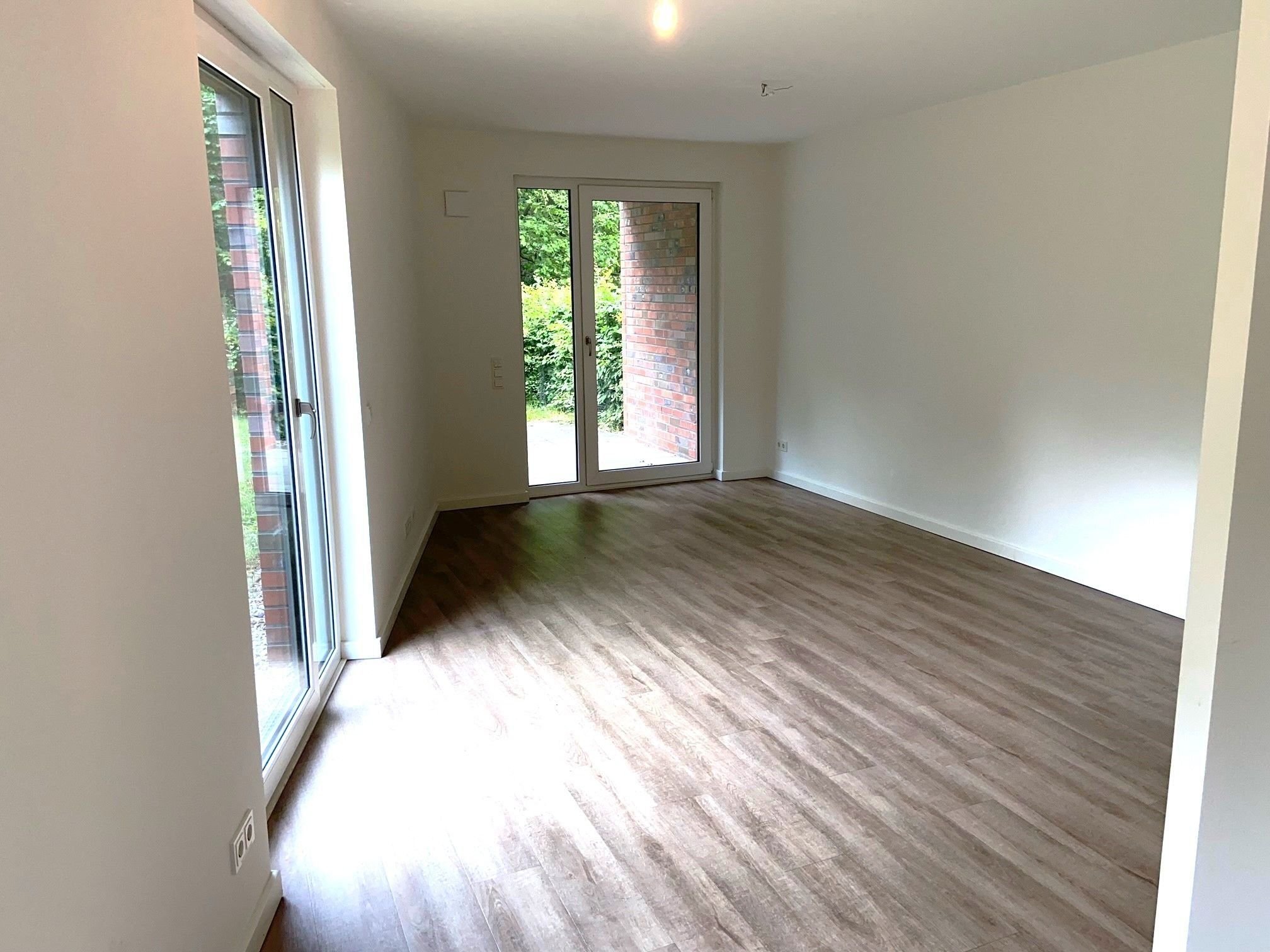 Wohnung zur Miete 942 € 2 Zimmer 67,3 m²<br/>Wohnfläche EG<br/>Geschoss ab sofort<br/>Verfügbarkeit Tangstedter Landstraße 447b Langenhorn Hamburg 22417