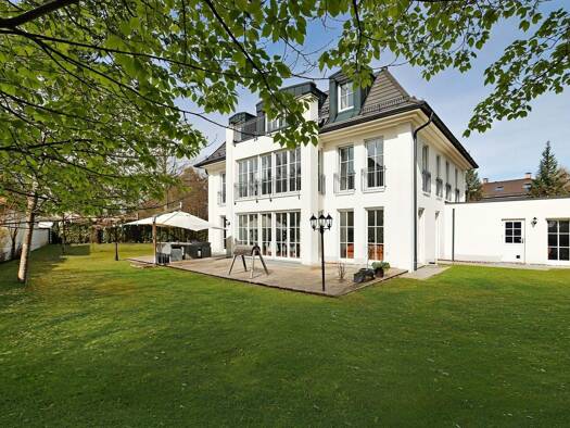 Villa zum Kauf 6.298.000 € 9 Zimmer 442 m² 973 m² Grundstück Thalk.Obersendl.-Forsten-Fürstenr.-Solln München / Solln 81479