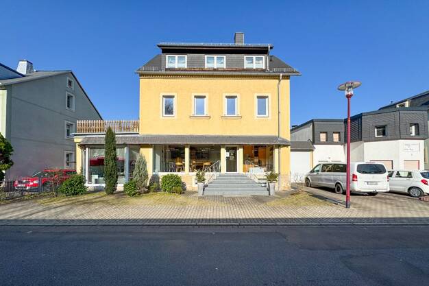 Wohn- und Geschäftshaus zum Kauf als Kapitalanlage geeignet 392.000 € 411 m² 390 m² Grundstück Freital Freital 01705
