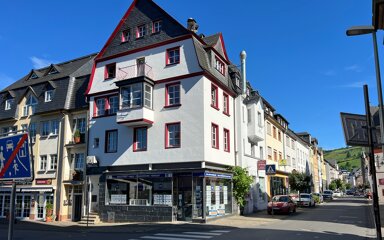 Mehrfamilienhaus zum Kauf als Kapitalanlage geeignet 275.000 € 182 m² 56 m² Grundstück Schlossstraße 1 Zell Zell (Mosel) 56856