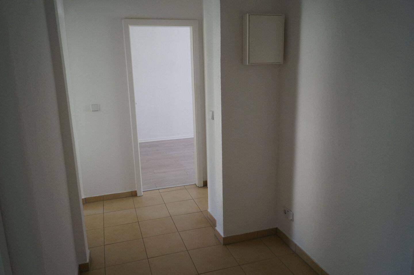 moderne 3-Zimmer im Lutherviertel mit Tageslichtbad + Westbalkon! – Jahnstraße 58, 9126 Chemnitz – Vorschaubild 2