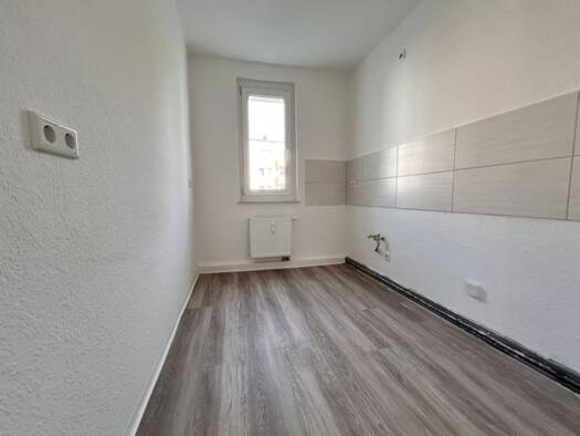 Wohnung zur Miete 390 € 3 Zimmer 59,9 m² 1. Geschoss Dr.-Theodor-Neubauer-Straße 47 Bieblach Gera 07546