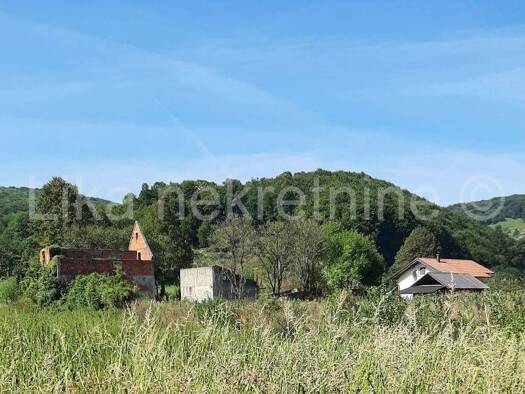 Einfamilienhaus zum Kauf 50.000 € 3 Zimmer 118 m² 1.300 m² Grundstück Otočac 53220