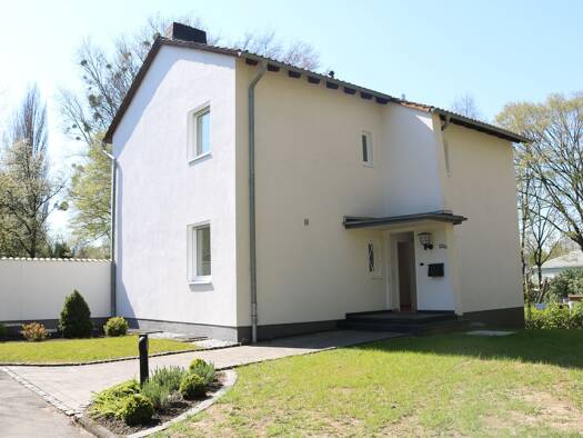 Einfamilienhaus zur Miete 2.700 € 7 Zimmer 180 m² 3.400 m² Grundstück frei ab 01.05.2026 Schlebusch Leverkusen 51375